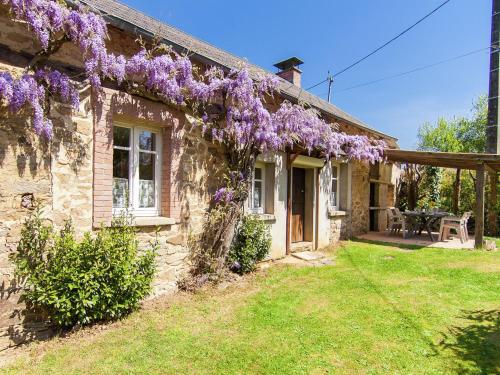 Holiday home Cottage Le Puy Tramuzat : Guest accommodation near Saint-Gilles-les-Forêts