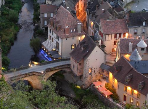 Les Maisons du Pont : Guest accommodation near Saint-Martial-le-Mont