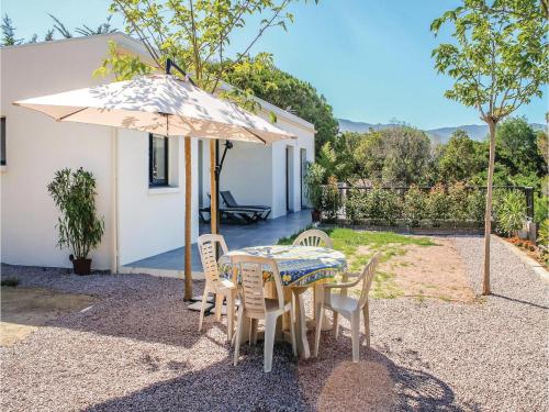 Three-Bedroom Holiday Home in Pietrosella : Guest accommodation near Pietrosella