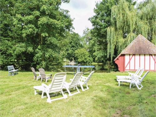 Holiday Home Maison Du Lac : Guest accommodation near Le Tilleul-Othon