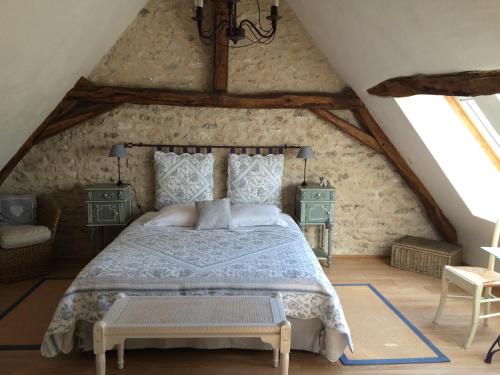 La Bihourderie : Bed and Breakfast near Truyes