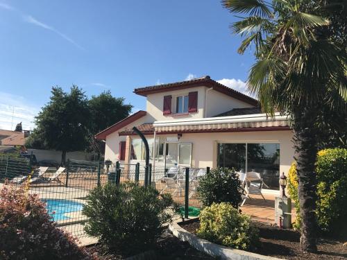 Villa 12 personnes : Guest accommodation near Marcheprime
