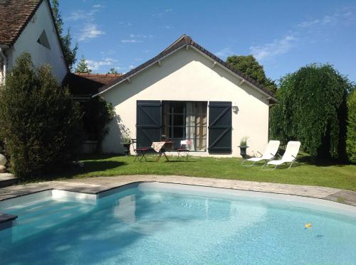Chez Marie et Nicolas : Bed and Breakfast near Villemereuil