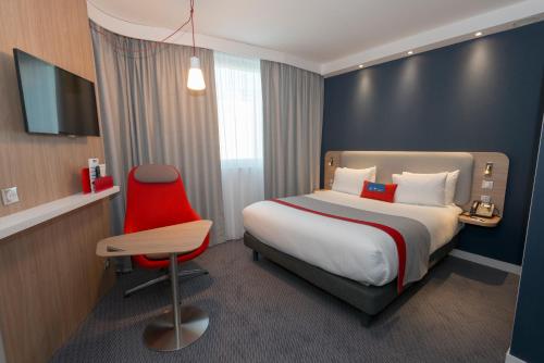 Holiday Inn Express Paris - Velizy : Hotel near Jouy-en-Josas