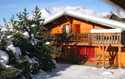 Odalys Chalet Soleil d'Hiver : Guest accommodation near Mont-de-Lans