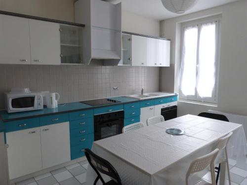 La petite maison de Lilou : Guest accommodation near Villeneuve-Saint-Vistre-et-Villevotte