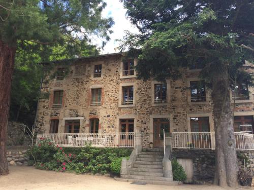 ADONIS CHAMBRES D'HOTES : Bed and Breakfast near Montusclat