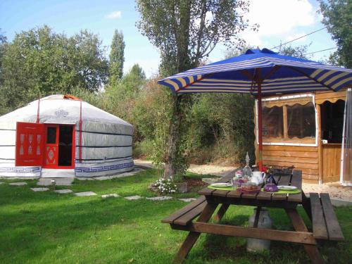 Vendée Rêves en Yourte : Guest accommodation near Mareuil-sur-Lay-Dissais