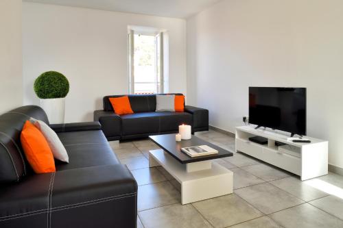 T5 en duplex d'exception meublé de tourisme 4 * : Apartment near Monacia-d'Aullène