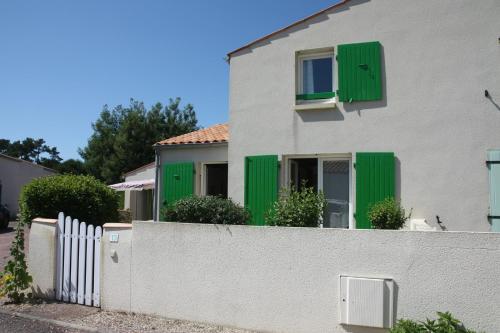 Pavillon des Loritz : Guest accommodation near Le Grand-Village-Plage