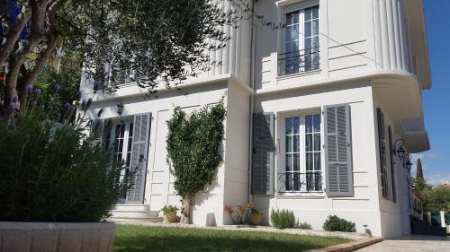 B&B Villa Blanche : Bed and Breakfast near Le Cannet