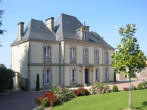 Chateau la Pierre Levée : Guest accommodation near La Guyonnière