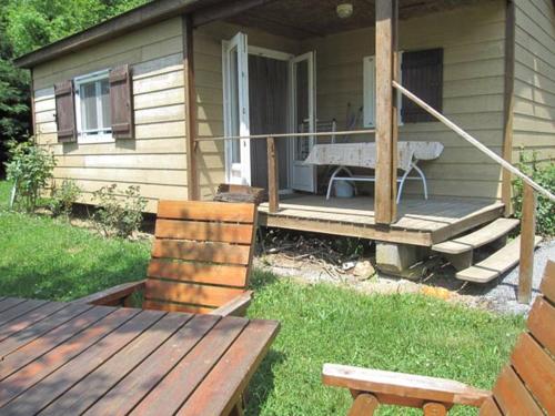 Chalet Des Menhirs : Guest accommodation near Murasson