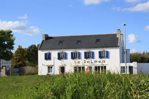 Le Dolmen : Bed and Breakfast near Goulien
