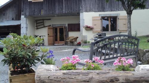 Ferme Dowena : Guest accommodation near Morillon