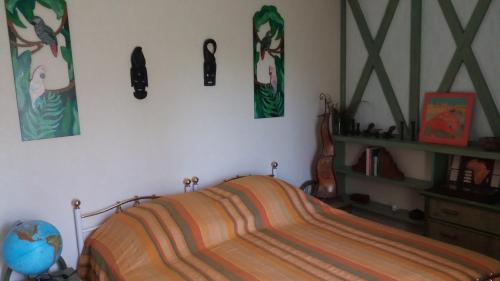 Maison d'Hôtes Afrika du Queyroux : Guest accommodation near Saint-Julien-de-Crempse