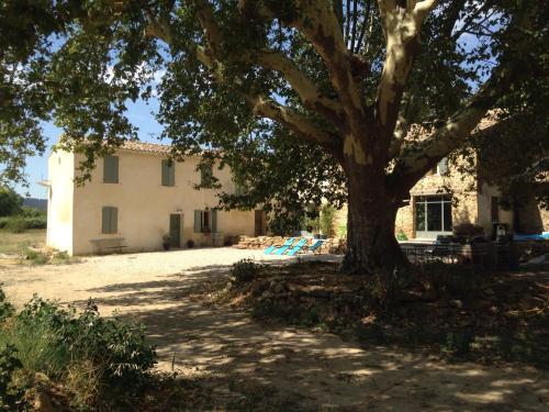 Petit paradis en Provence : Guest accommodation near Saint-Hippolyte-le-Graveyron