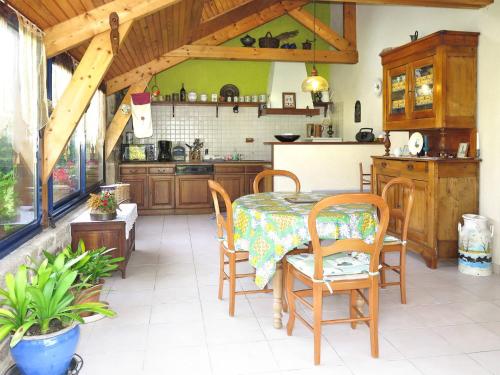 Ferienhaus Commana 100S : Guest accommodation near Loc-Eguiner-Saint-Thégonnec