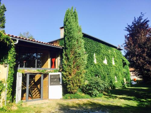 Magnificent Renovated Farmhouse : Guest accommodation near Bougé-Chambalud