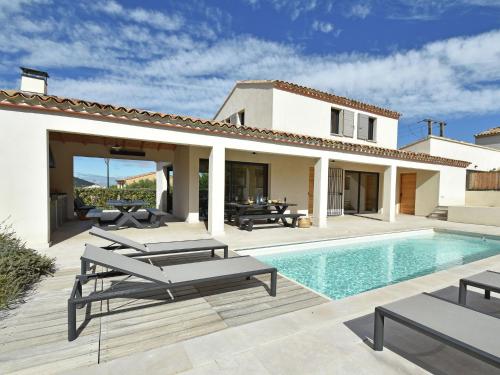 Villa Beau Provence : Guest accommodation near Beaumont-du-Ventoux