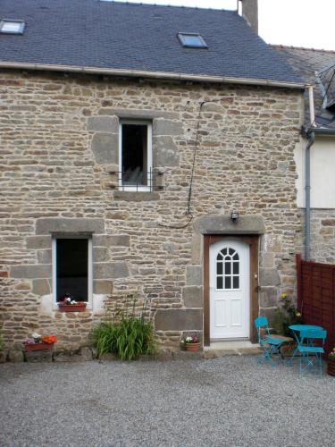 Maison Granit : Guest accommodation near Illifaut