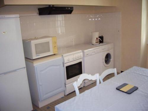 House Fontanes - 6 pers, 100 m2, 4/3 : Guest accommodation near Montpezat-de-Quercy