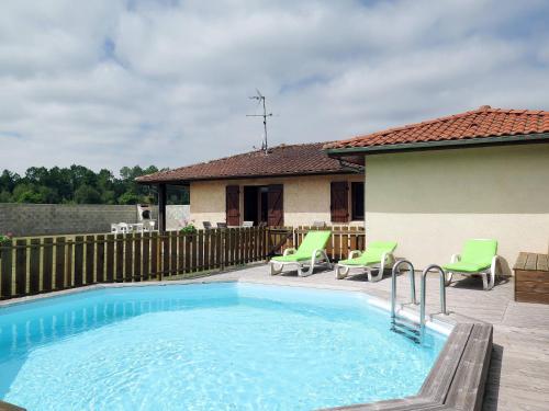 Ferienhaus mit Pool Lit-et-Mixe 120S : Guest accommodation near Saint-Julien-en-Born