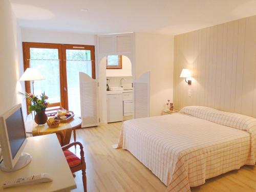 Résidence la Pinède : Guest accommodation near Calmeilles