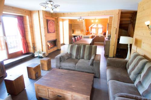 Chalet LEPERVIERE : Guest accommodation near Les Adrets