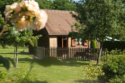 Le clos des charmelines : Guest accommodation near Dampsmesnil