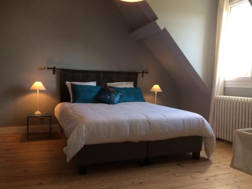 Les chambres de Marie : Guest accommodation near Saint-Cyr-sur-Loire