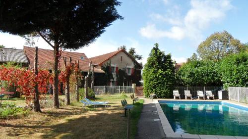 Chambres d'Hôtes Domaine du Bourg : Bed and Breakfast near Beaulon