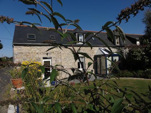 Chambres d'hôtes Air Marin : Bed and Breakfast near Ploulec'h