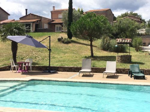 Chambre confort au calme : Bed and Breakfast near Longes