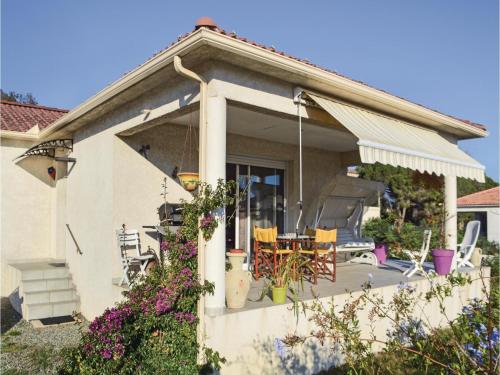 Three-Bedroom Holiday Home in Santa Maria Poggio : Guest accommodation near Valle-d'Alesani