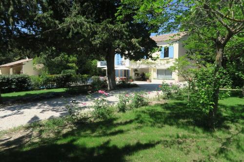 Villa - La Luberonne : Guest accommodation near Puyvert
