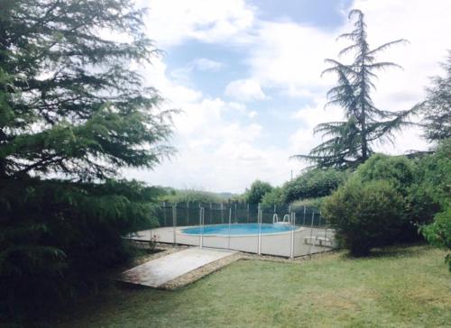 Bordeaux Countryside Mountain Villa with big Pool : Guest accommodation near Caubon-Saint-Sauveur