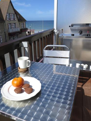 Un balcon sur la mer : Apartment near Douvres-la-Délivrande