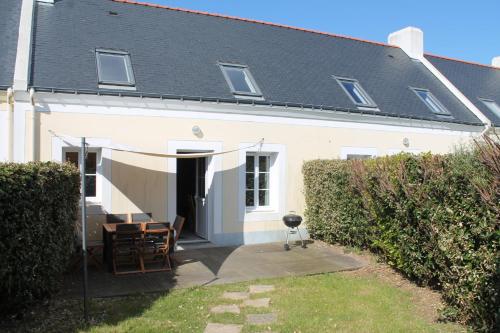 Holiday home Lieu dit Bourhic : Guest accommodation near Locmaria