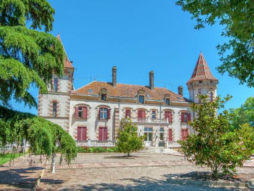 Chateau de Lastours- Appartement Magnolia : Guest accommodation near Gasques