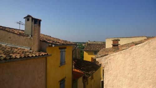 provencal house with sunny terrace : Guest accommodation near Moissac-Bellevue