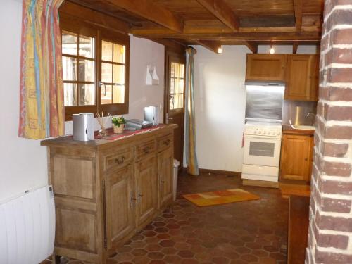 Holiday home Rue de la Maladrerie : Guest accommodation near Sept-Meules