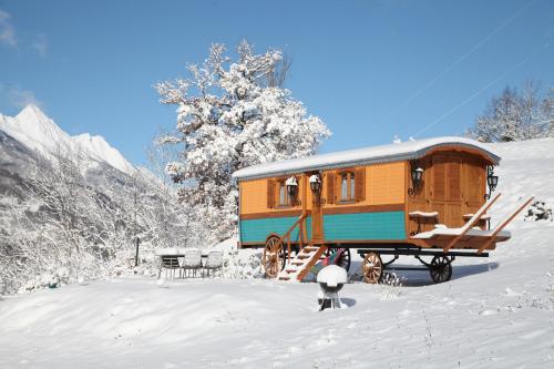 Roulottes Montagne Pyrenees : Guest accommodation near Gavarnie