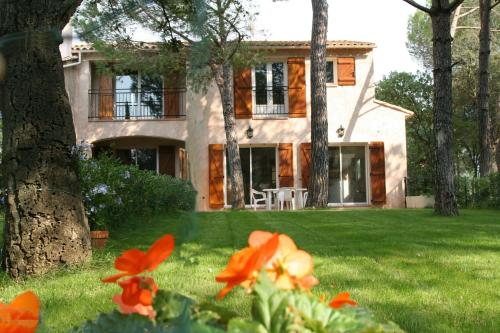Location Villa et Studios Roquebrune-sur-Argens : Guest accommodation near Le Muy