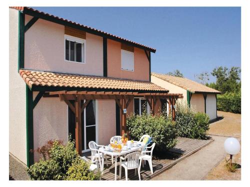 One-Bedroom Holiday Home in Soustons Plage : Guest accommodation near Soustons