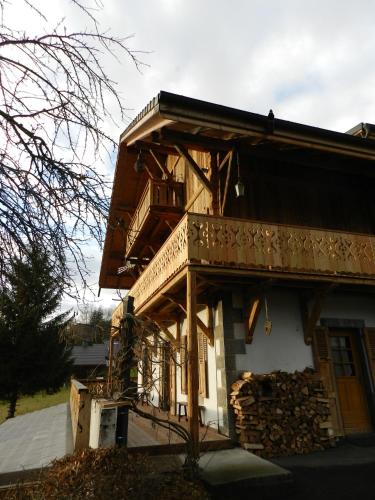 Chalet La Savoyarde : Guest accommodation near Verchaix