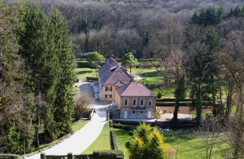 Gîte Moulin de la Serrée : Guest accommodation near Reulle-Vergy