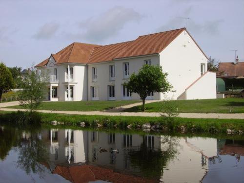 L'Orée des Châteaux : Hotel near Bauzy