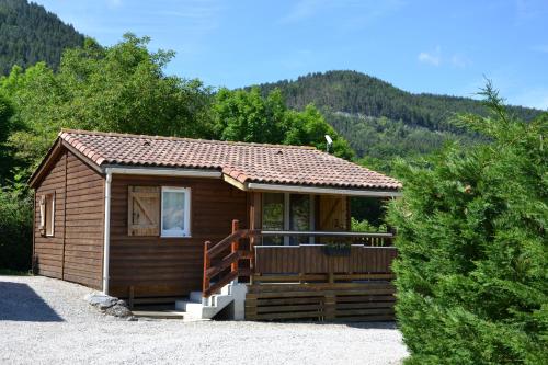 Camping La Mare aux Fées : Guest accommodation near Rodome