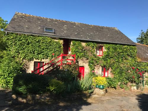 Le Châtel : Bed and Breakfast near Saint-Thurien